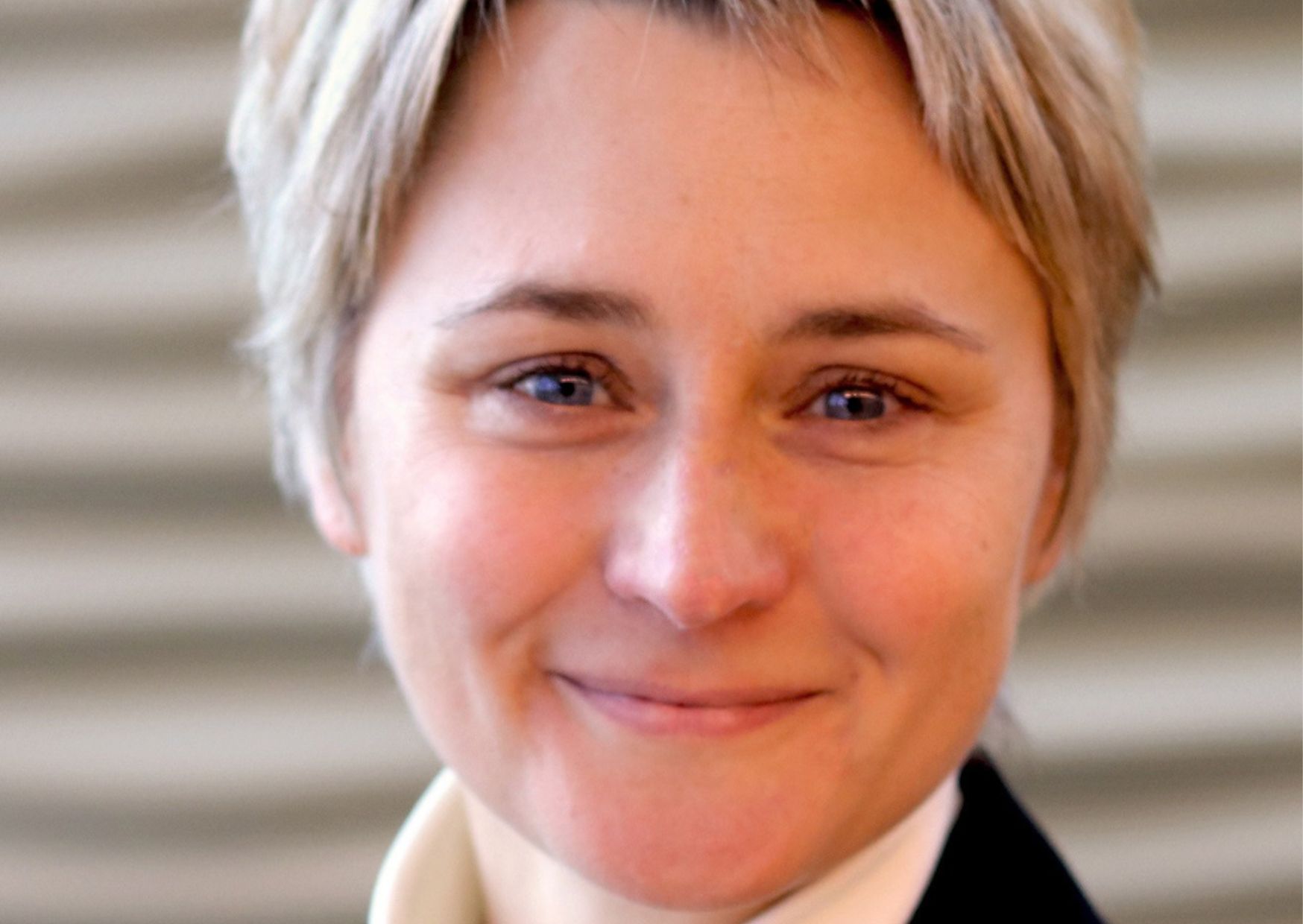 Porträtbild von Kathrin Dedering