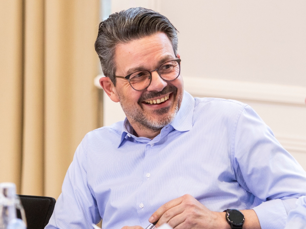 Porträtbild von Stefan Grübel